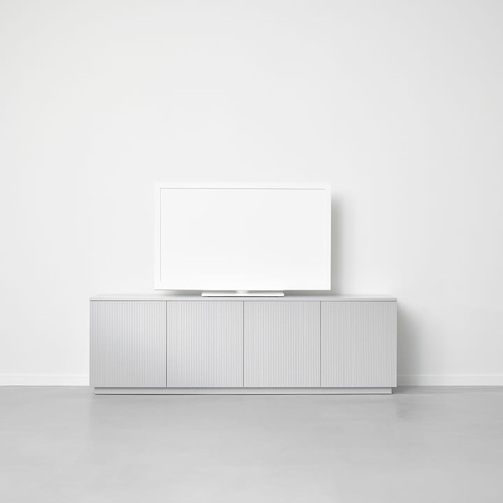 Beam sideboard, hvid lak, hvid sokkel, topplade i carrara marmor A2