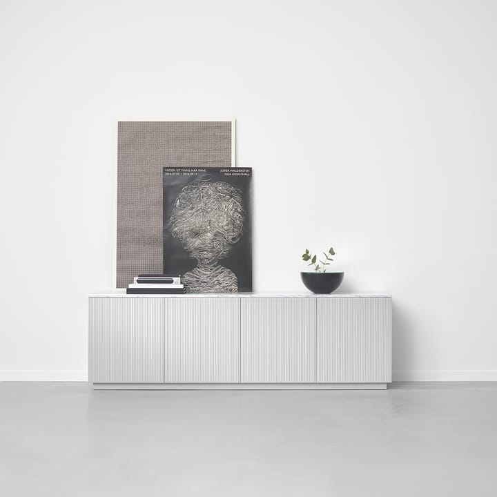 Beam sideboard, lysegrå, stel i hvidolieret eg A2