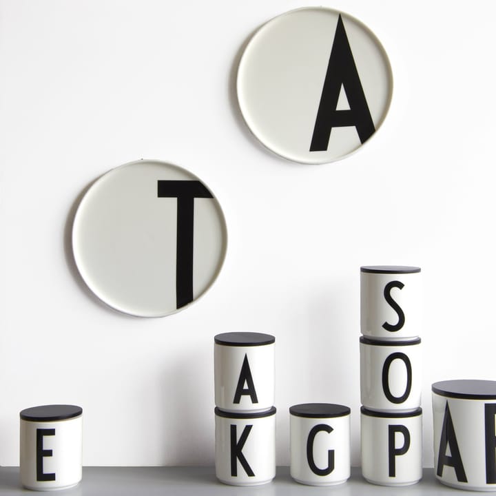 Design Letters tallerken, E Design Letters