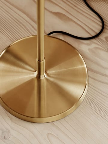 Clam gulvlampe 128 cm - Opal-brass - Fritz Hansen