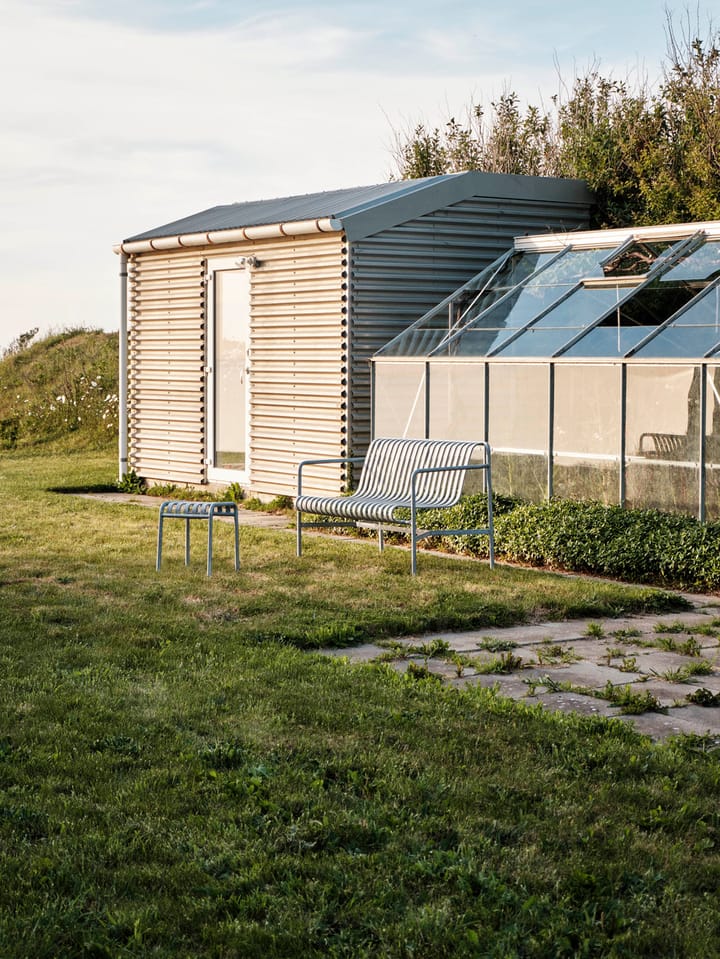 Palissade Dining bænk med armlæn, Hot galvanized HAY