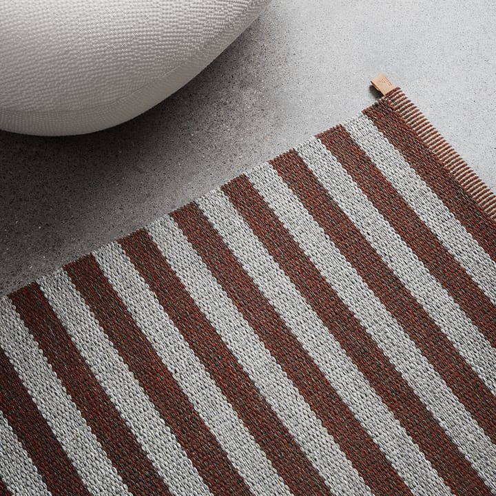 Narrow Stripe Icon entrétæppe/løber, Red clay 240x85 cm Kasthall