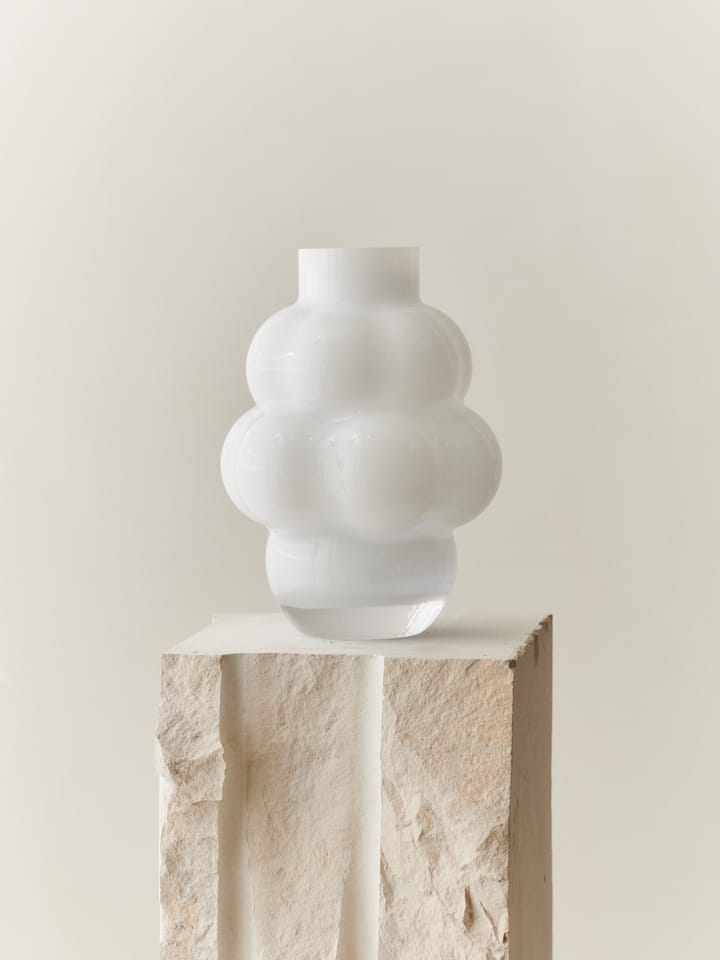 Balloon vase 04 32 cm, Opal White Louise Roe