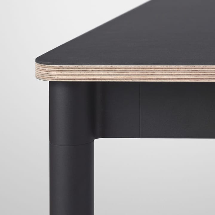 Base spisebord, oak, hvidt stel, krydsfinérkant, 250x90 cm Muuto