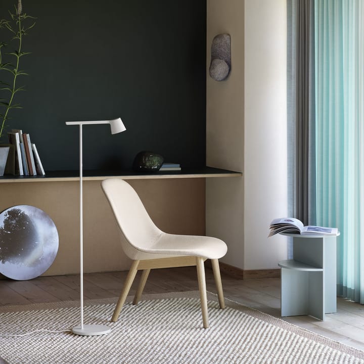 Fiber loungestol wood base, dusty green, mørkebrunbejdsede ben Muuto