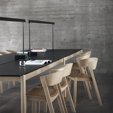 Linear System bord - Black nanolaminate/Black/Oak - Muuto