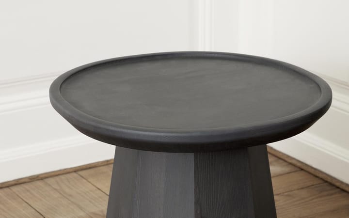 Pine table small sidebord Ø45 cm H:40,6 cm, Dark Grey Normann Copenhagen