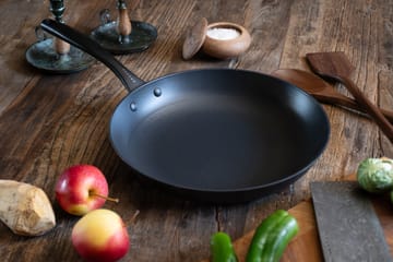 Satake stegepande i letvægtsstøbejern non stick - 30 cm - Satake