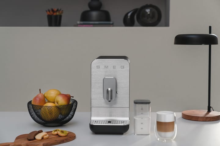 Smeg espressomaskine med beholder automatisk - Sort - Smeg