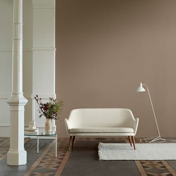 Dwell sofa - 2-pers. læder Silk 250 cognac, ben i røget eg - Warm Nordic