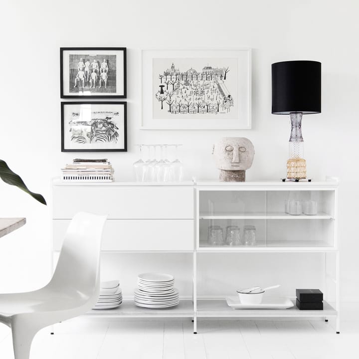 Molto medium sideboard, hvid, 2 sektioner med vitrine Zweed