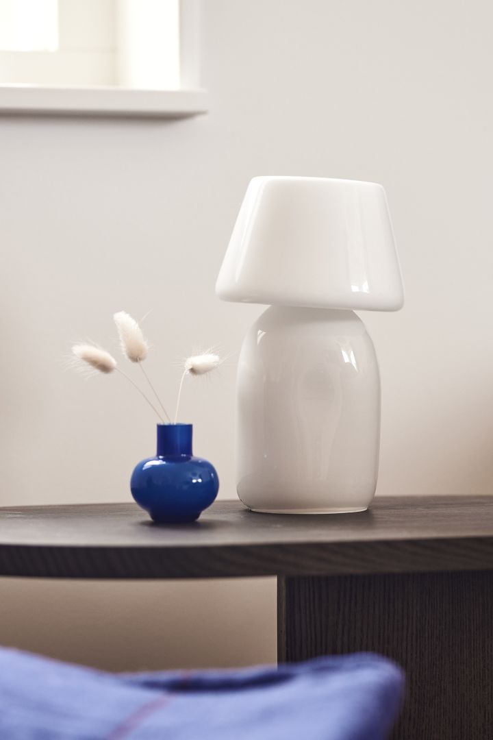 Denne sæsons trendige svampelampe er Apollo portable bordlampe fra HAY, hvilket er en fin interiør detalje i dit hjem.