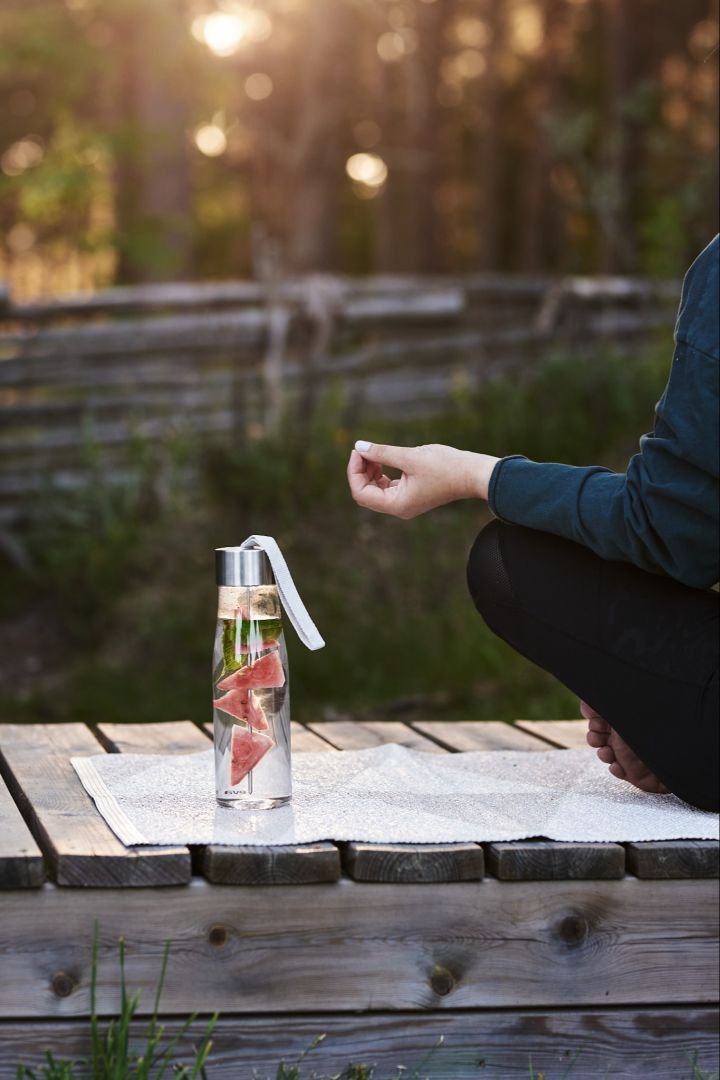 Sommer bucket list tip - stå op tidligt og lav lidt yoga.