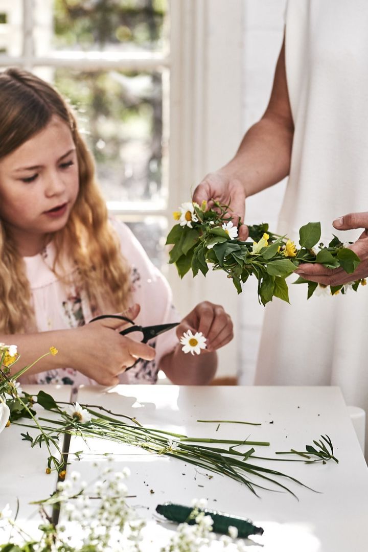 Bucket list tip 10 - lav en traditionel svensk midsommerkrans.