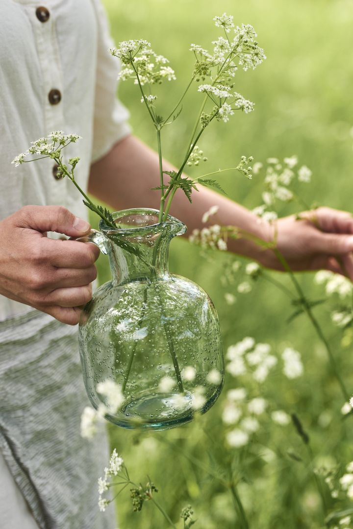 Udforsk vores havefest inspiration og pluk nogle blomster fra grøften eller skoven nær dig og tag naturen med ind til bordet. 